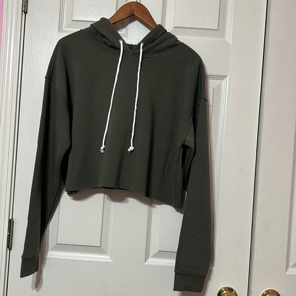 WILD FABLE Olive Green Soft Cropped Hooded Sweatshirt NWT Size L